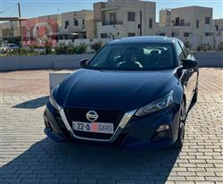 نيسان ألتيما